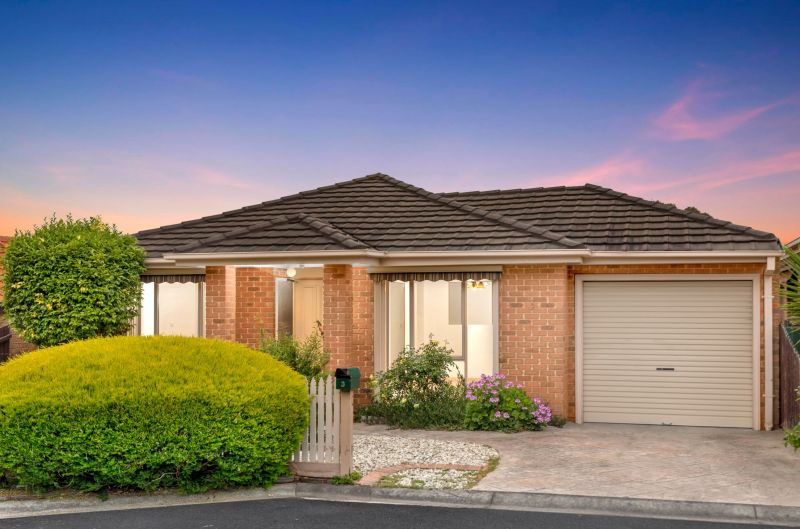 3 Silvertop Court, Mill Park