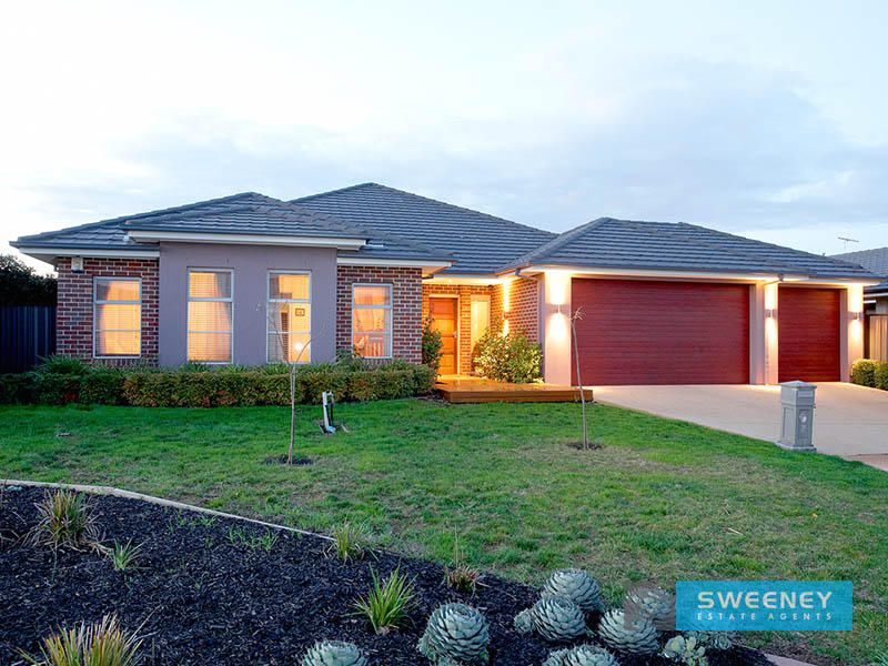 7 McCubbin Court, Point Cook - Thumbnail 2