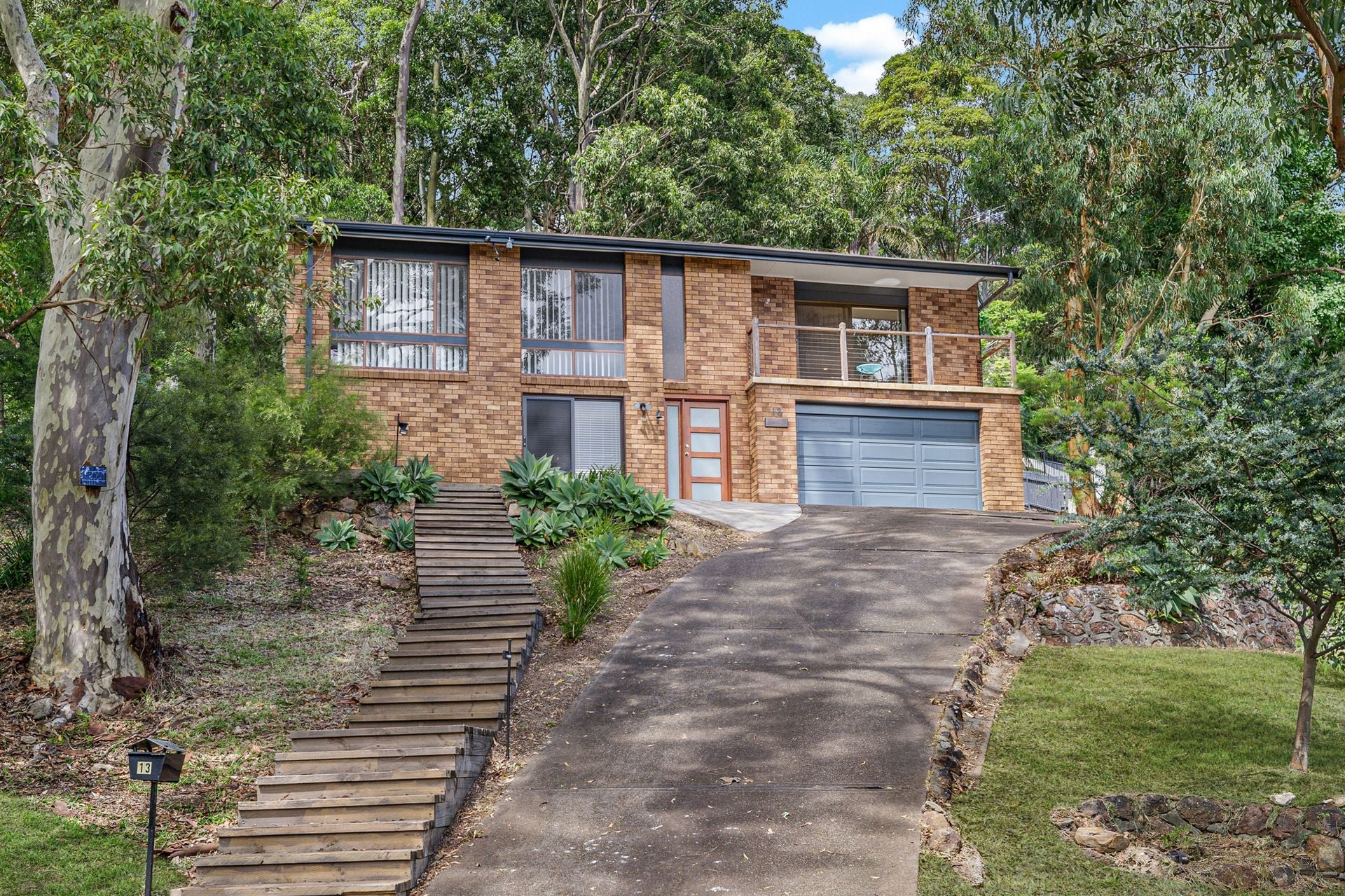 13 Hasluck Drive, RANKIN PARK NSW, Rankin Park - Thumbnail 2