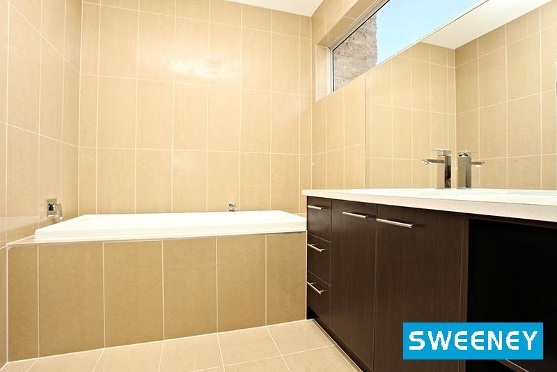 35C Myrtle Grove, Altona - Thumbnail 4