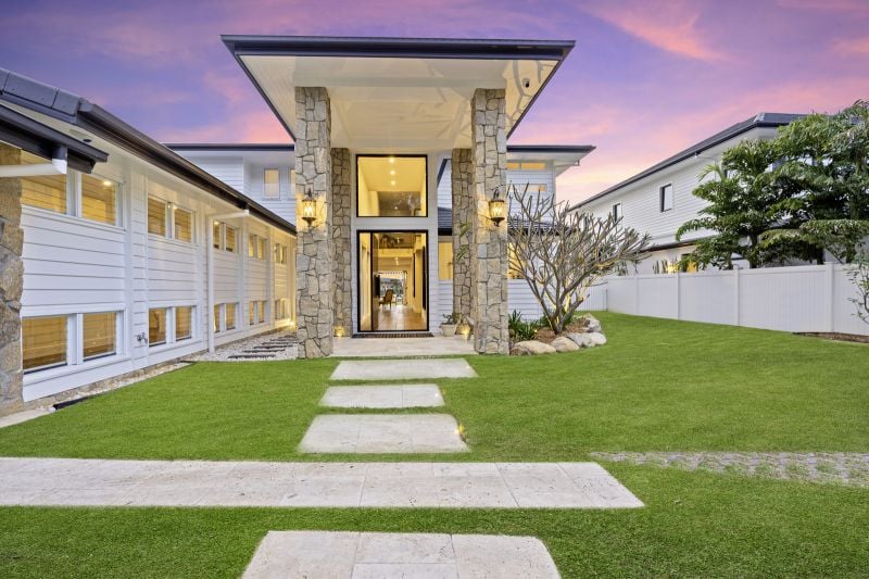 $ 8,100,000, Broadbeach Waters - Thumbnail 4