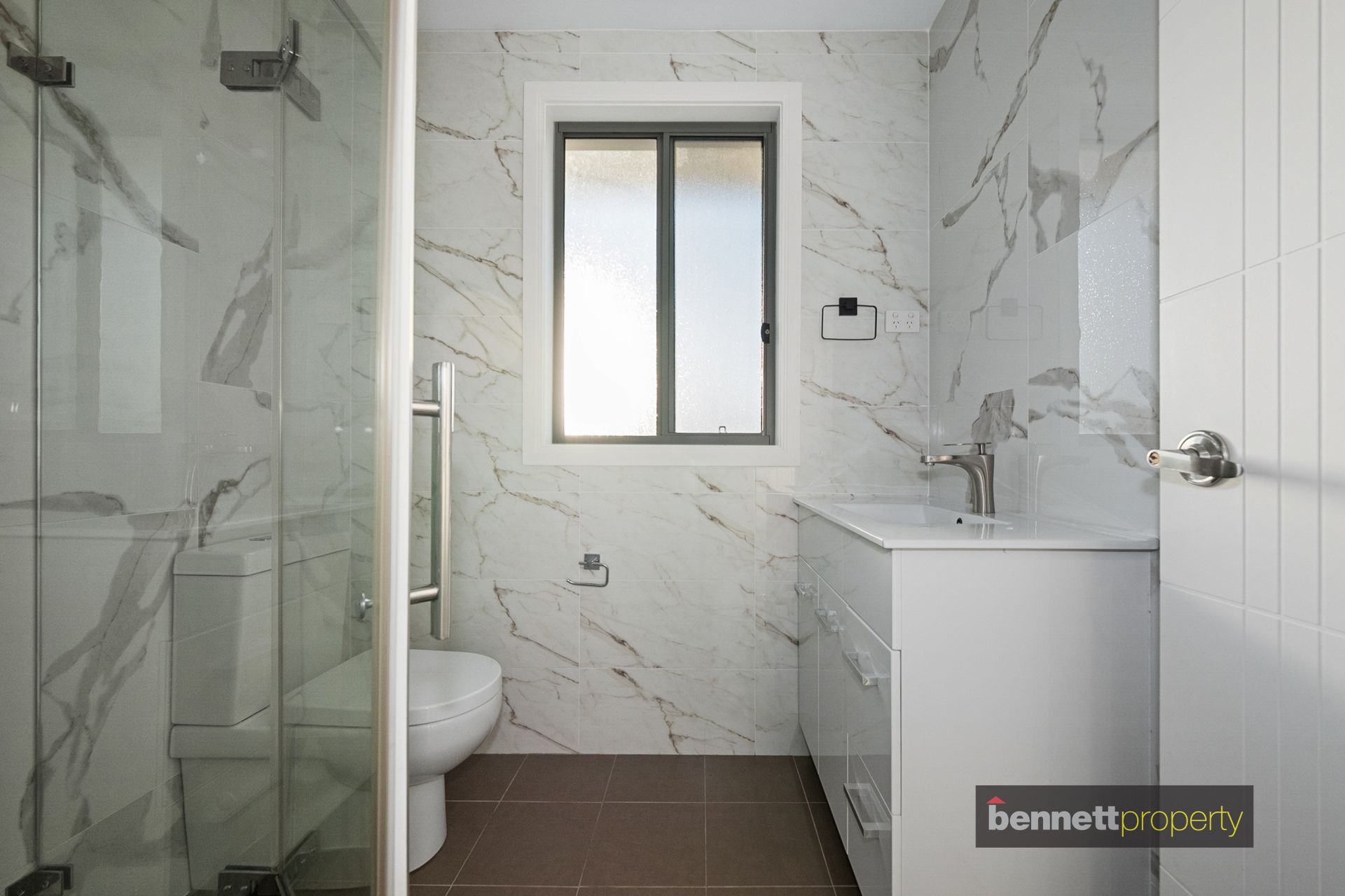 36 Eather Lane, South Windsor - Image 1