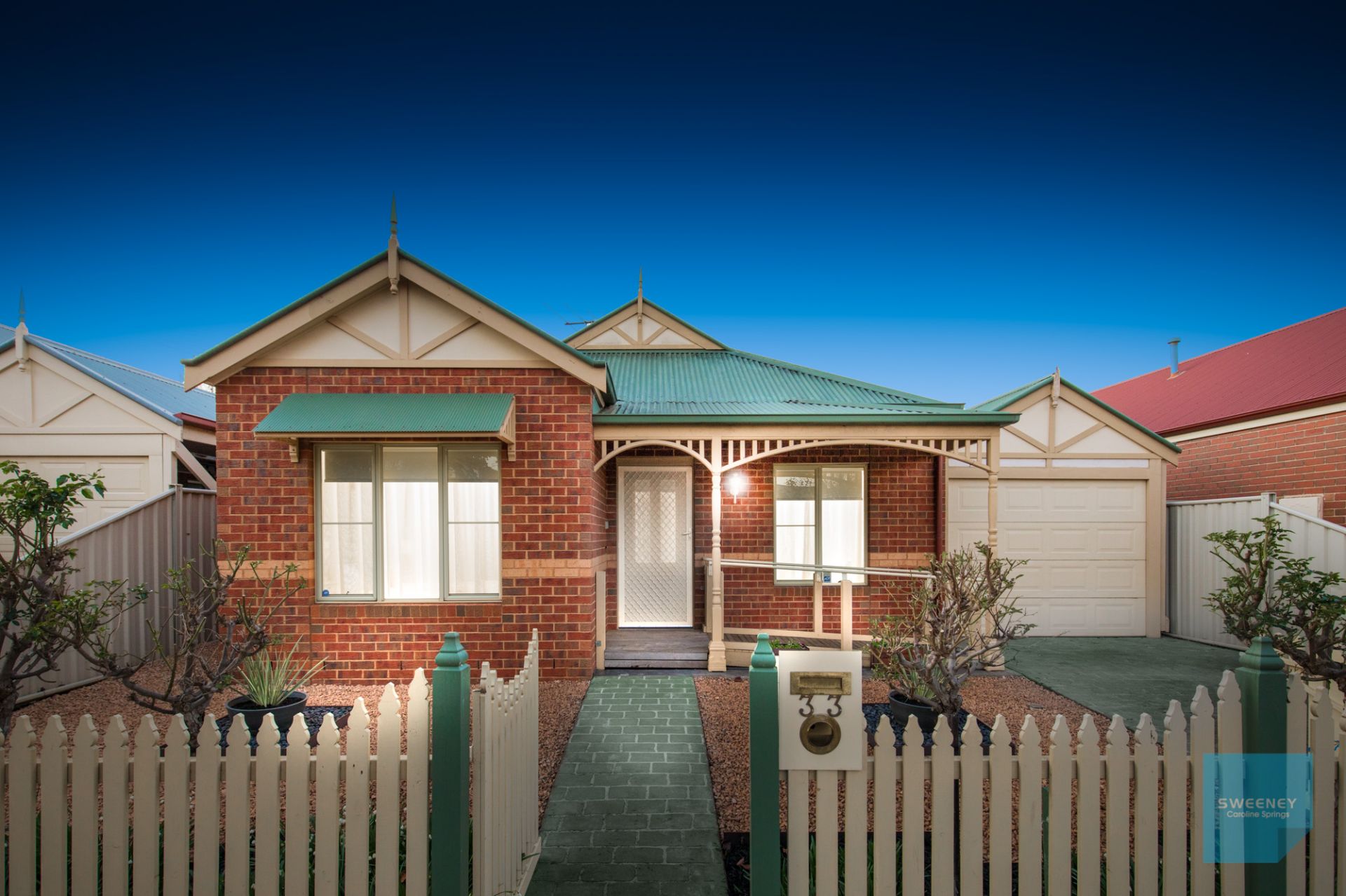 33 Stoke Heath Way, Caroline Springs - Thumbnail 2
