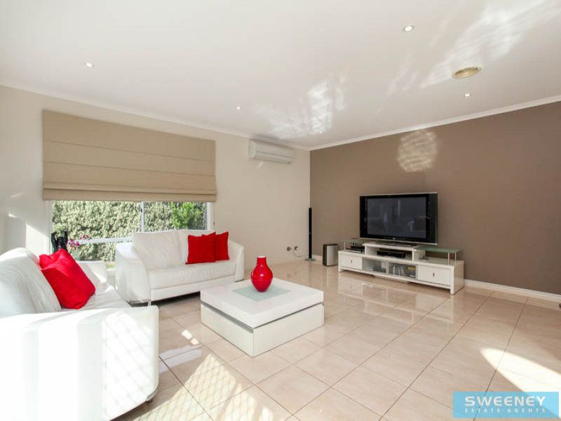 49 Oakview Parade, Caroline Springs - Thumbnail 5