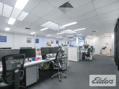 RARE GROUND FLOOR OFFICE ON MONTAGUE ROAD!