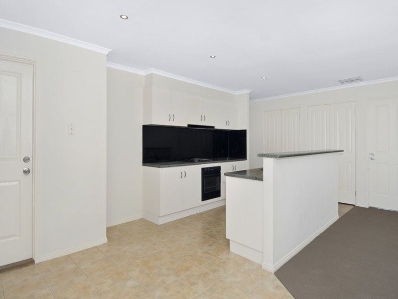 9 Stonecrop Crescent SOUTH MORANG, South Morang - Thumbnail 6