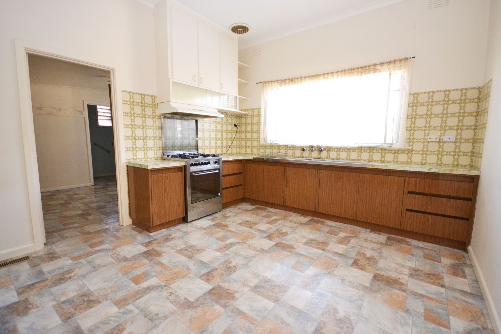 ORIGINAL CHARM IN A GREAT LOCATION