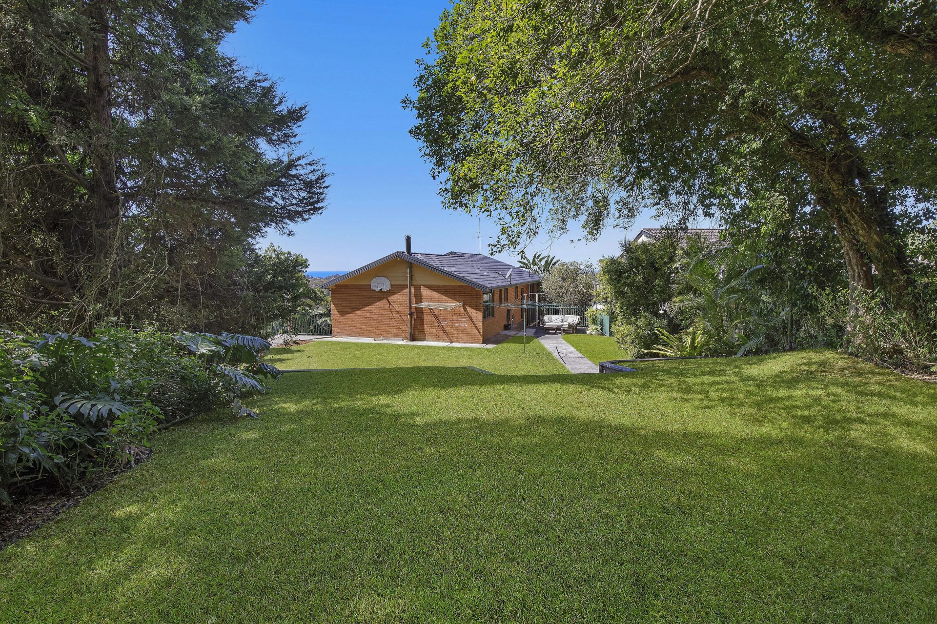 Real Estate For Sale 61 Aldinga Drive Wamberal , NSW