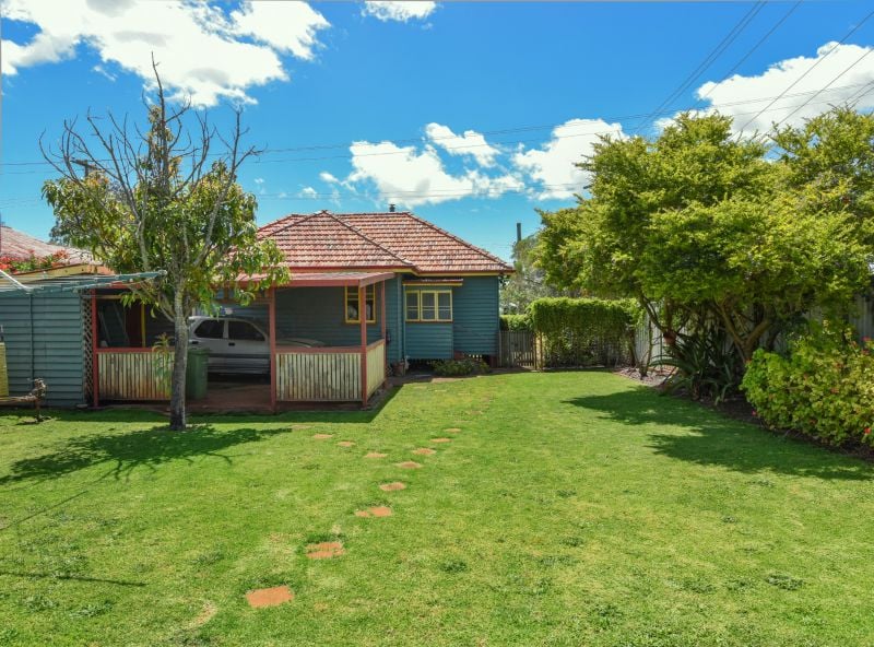 215 West Street, Harristown QLD, Harristown - Thumbnail 2