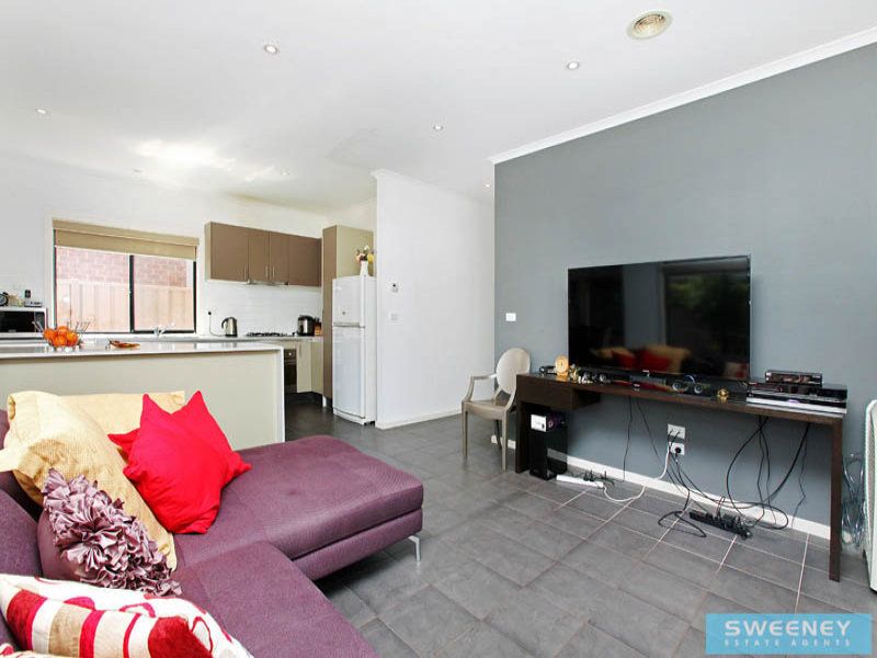 11 Gisborne Way, Caroline Springs - Thumbnail 5