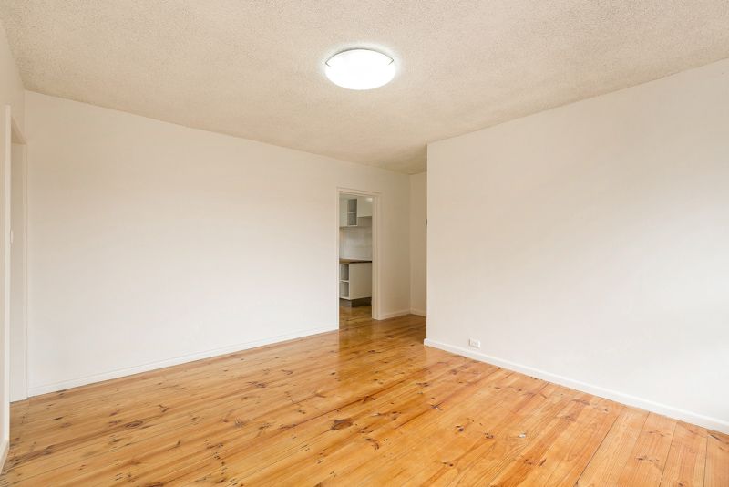 2/108 Cross Street, West Footscray - Thumbnail 4