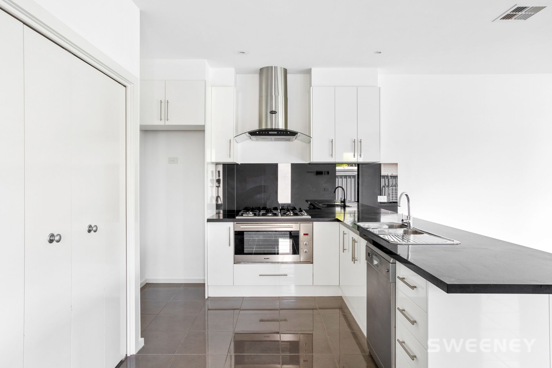 1B Sussex Street, Seaholme - Thumbnail 4