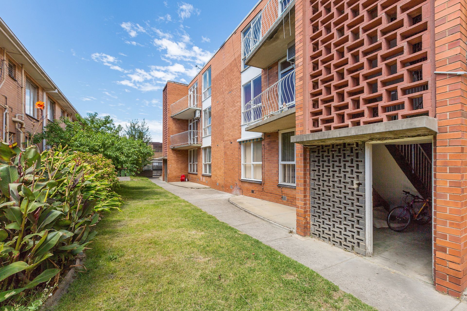 11/17 Gordon Street, Footscray - Thumbnail 2