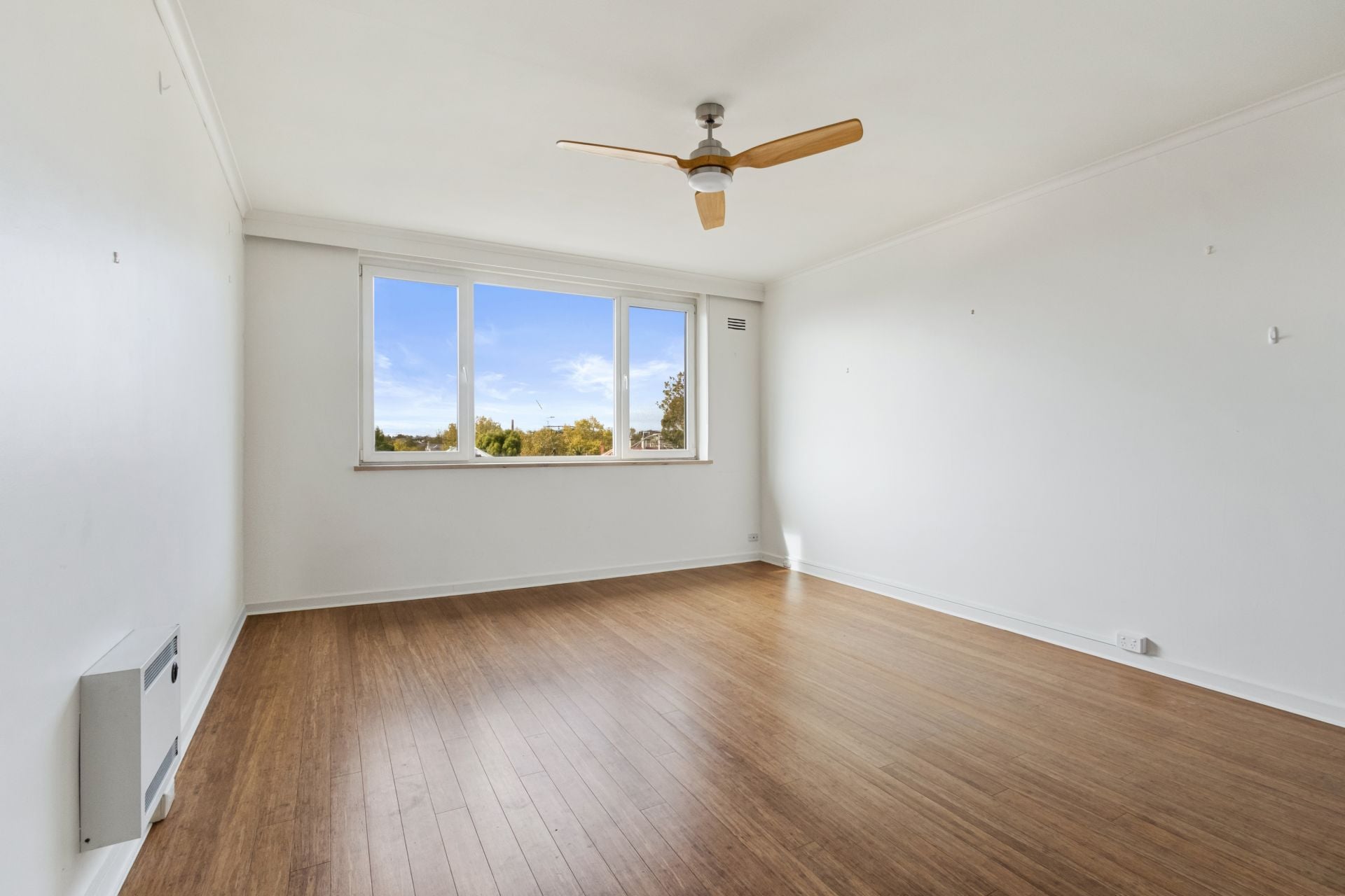 Light Filled, Two Bedroom Apartment Close to the City