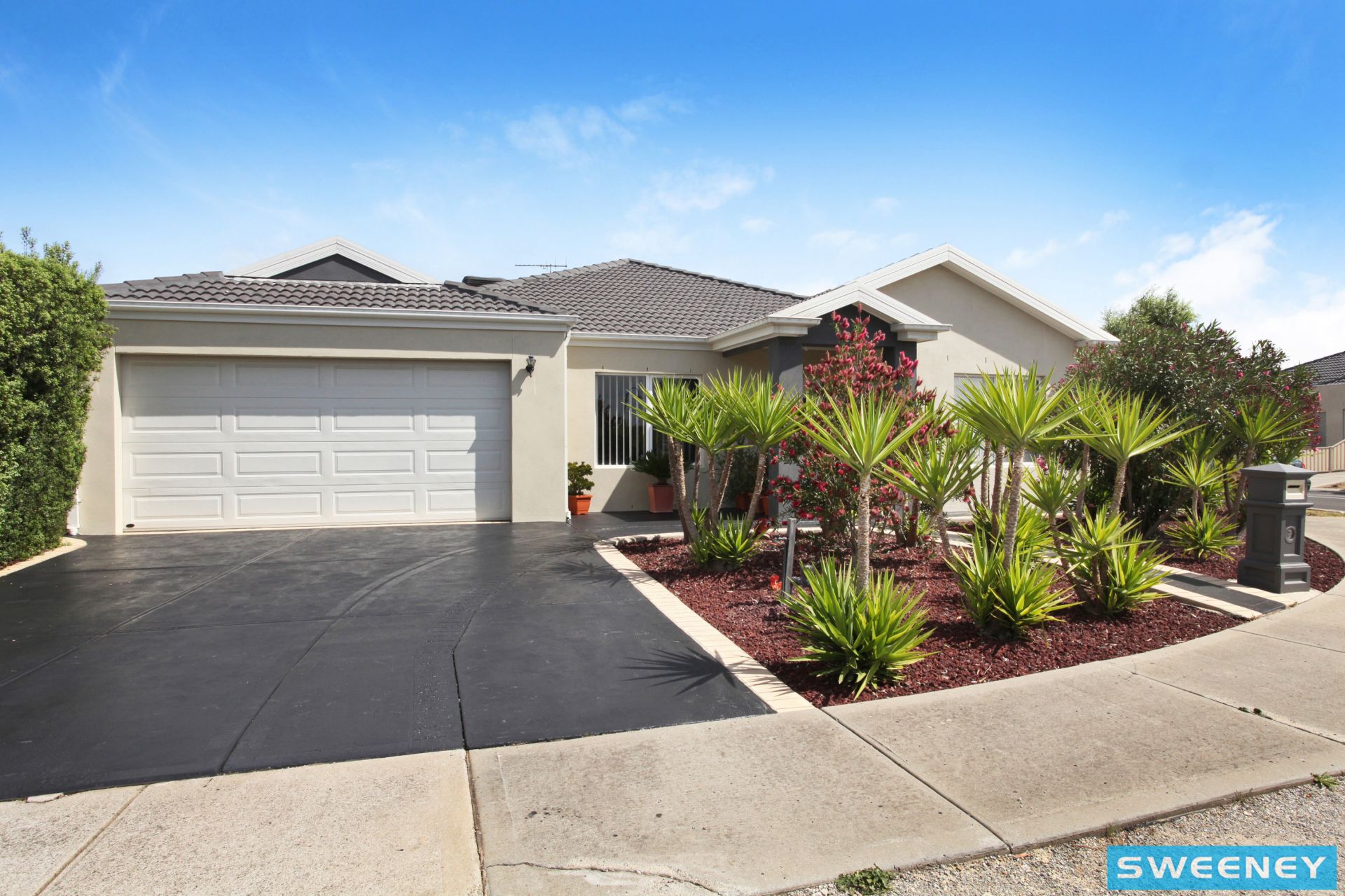 27 Barwon Street, Taylors Hill - Thumbnail 3