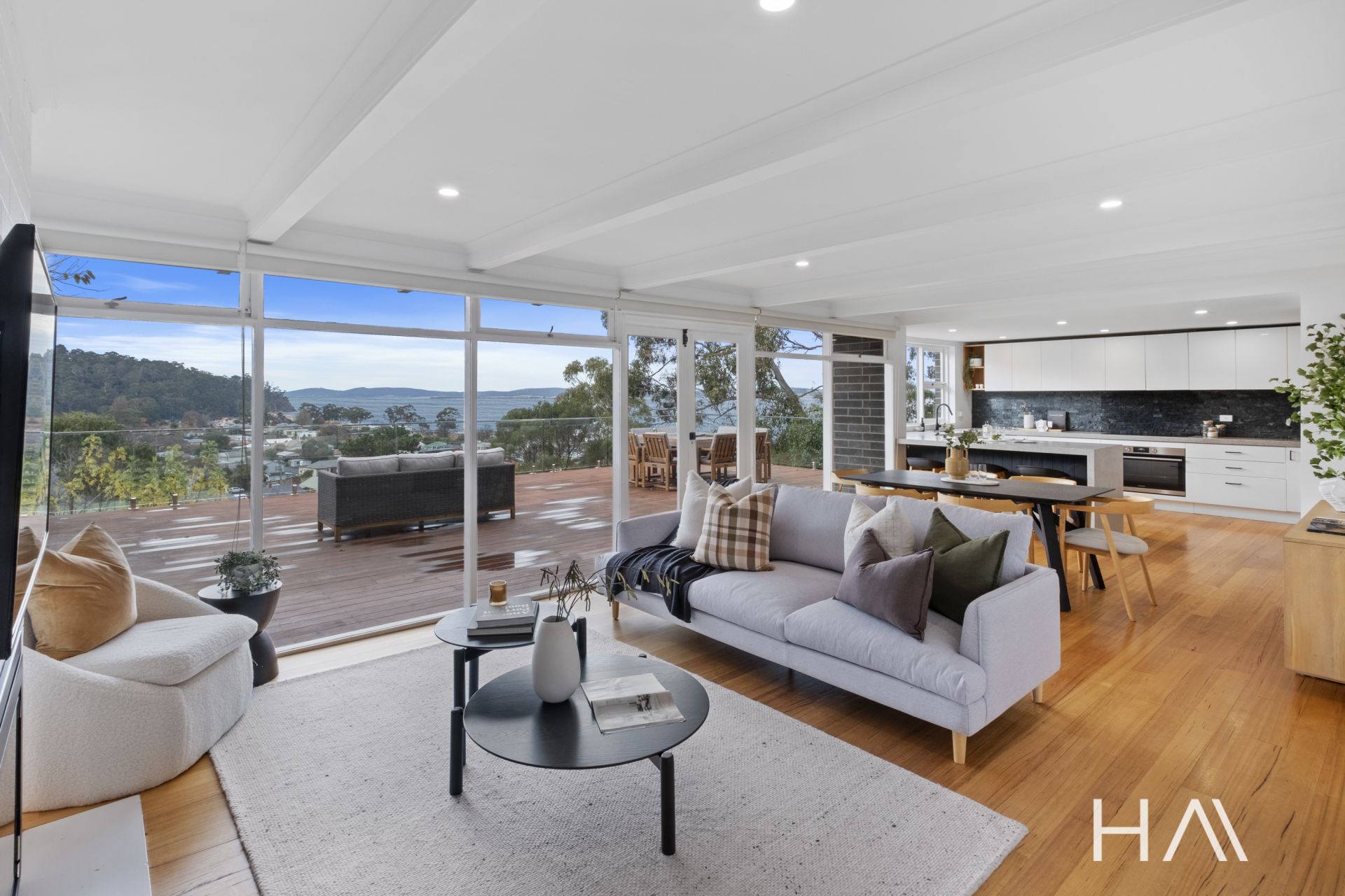 34 Roslyn Avenue Kingston Beach, Kingston Beach - Thumbnail 2