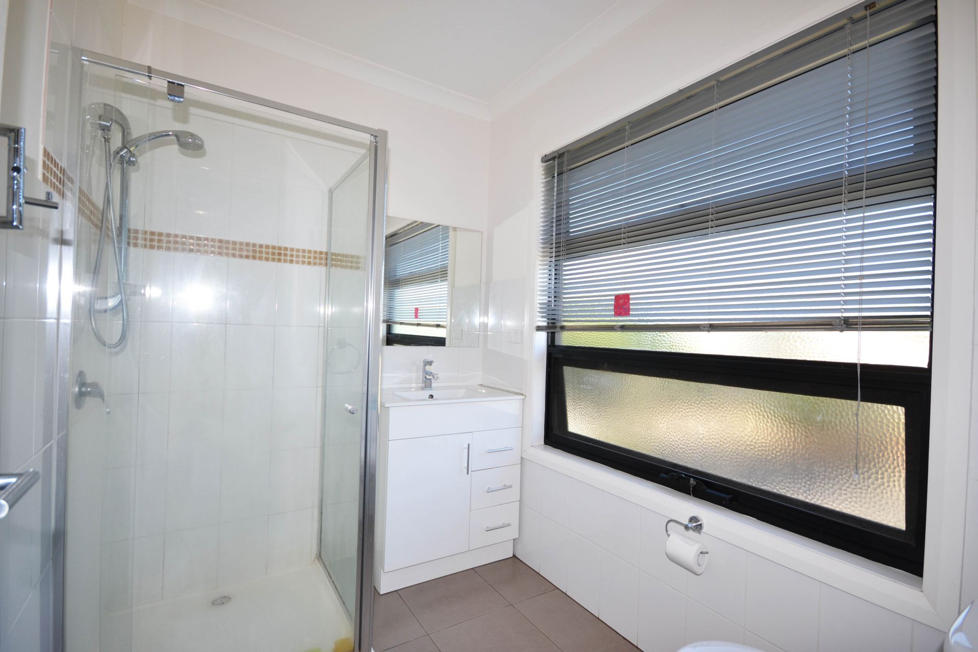 PERFECTLY PROPORTIONED & IMPRESSIVE THROUGHOUT