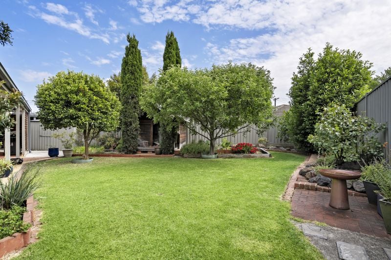 40 Pandora Avenue, Thomastown