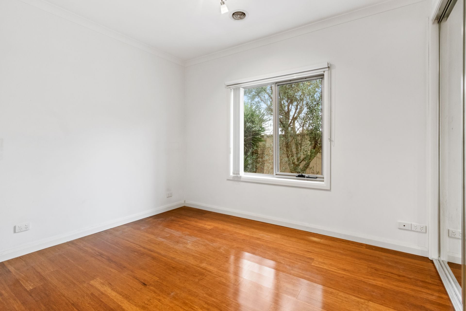 Outstanding Unit in Central Locale