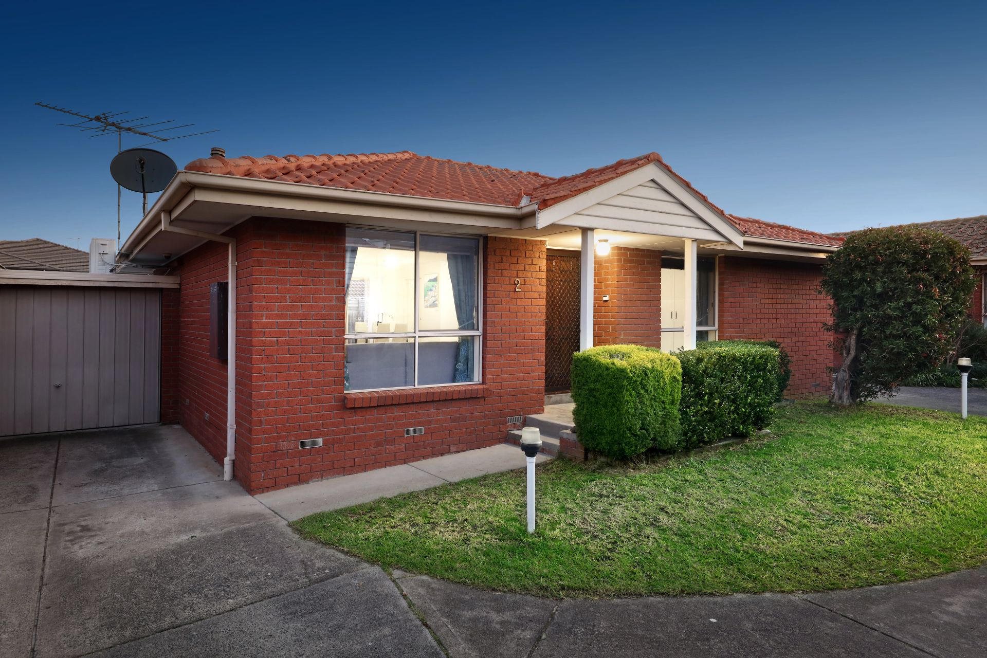 2/13 Normanby Street, Hughesdale OBrien Real Estate