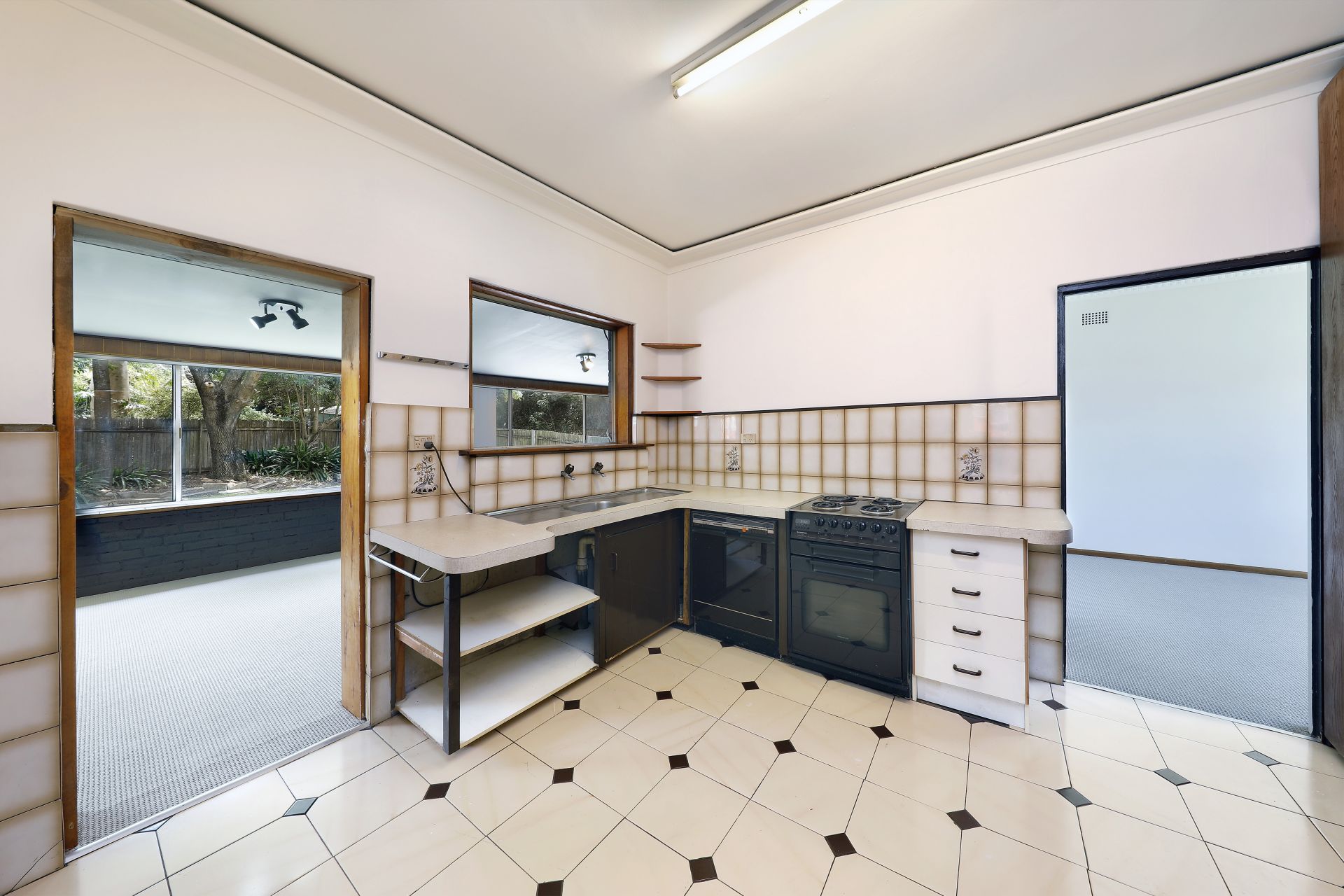63 Gannons Road, Caringbah, Caringbah - Thumbnail 4