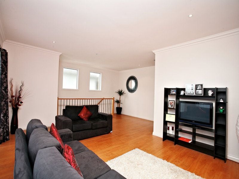 19 Cobb Street SOUTH MORANG, South Morang - Thumbnail 4