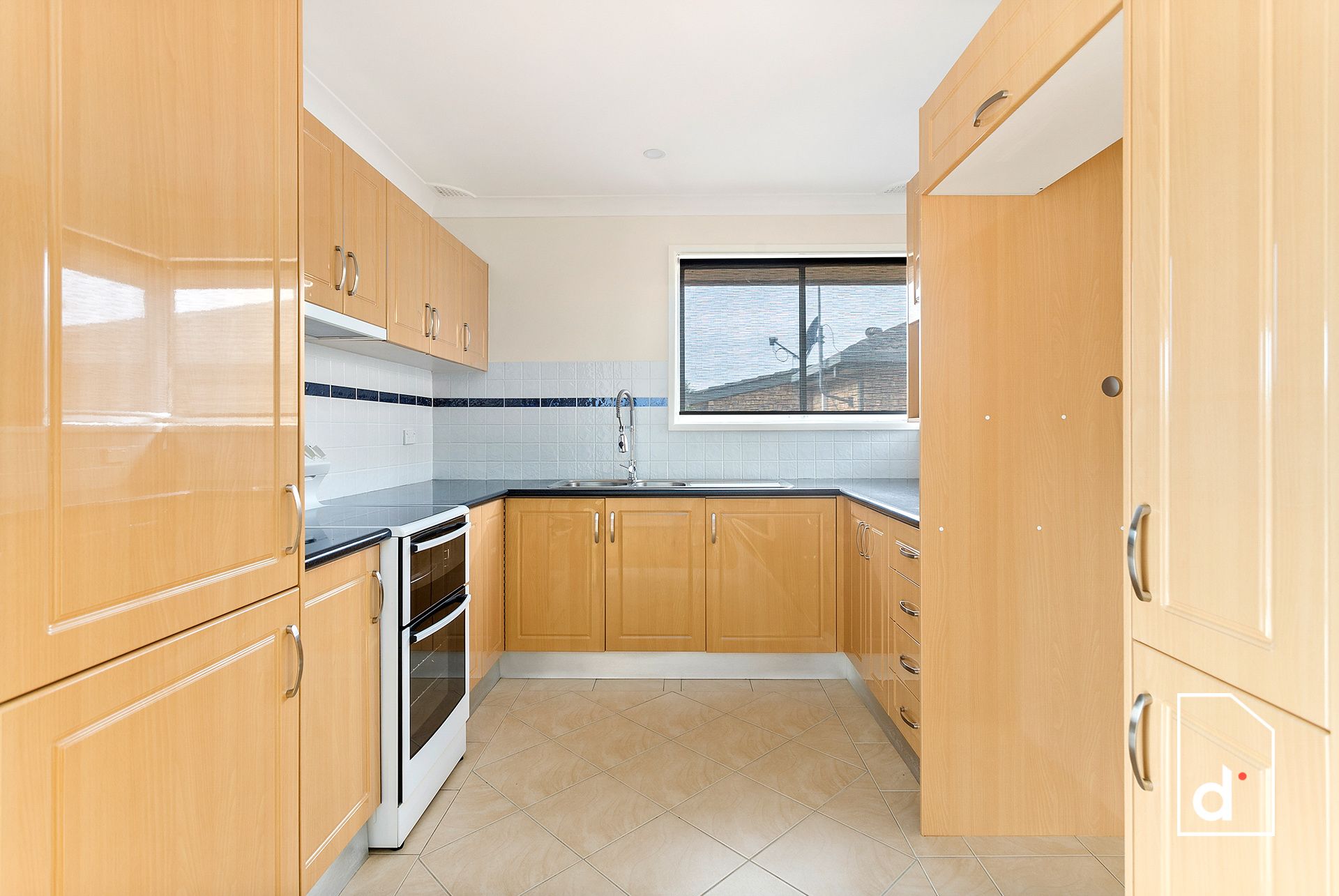 100 Barton Street, Oak Flats NSW