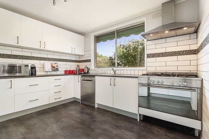 539 Grimshaw Street, Bundoora - Thumbnail 2