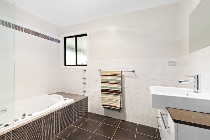 Real Estate For Sale 33 Barellan Avenue Dapto , NSW