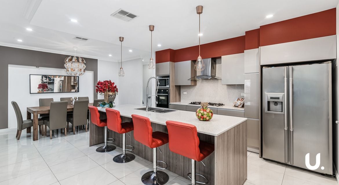 Colebee 18 Burringoa Crescent