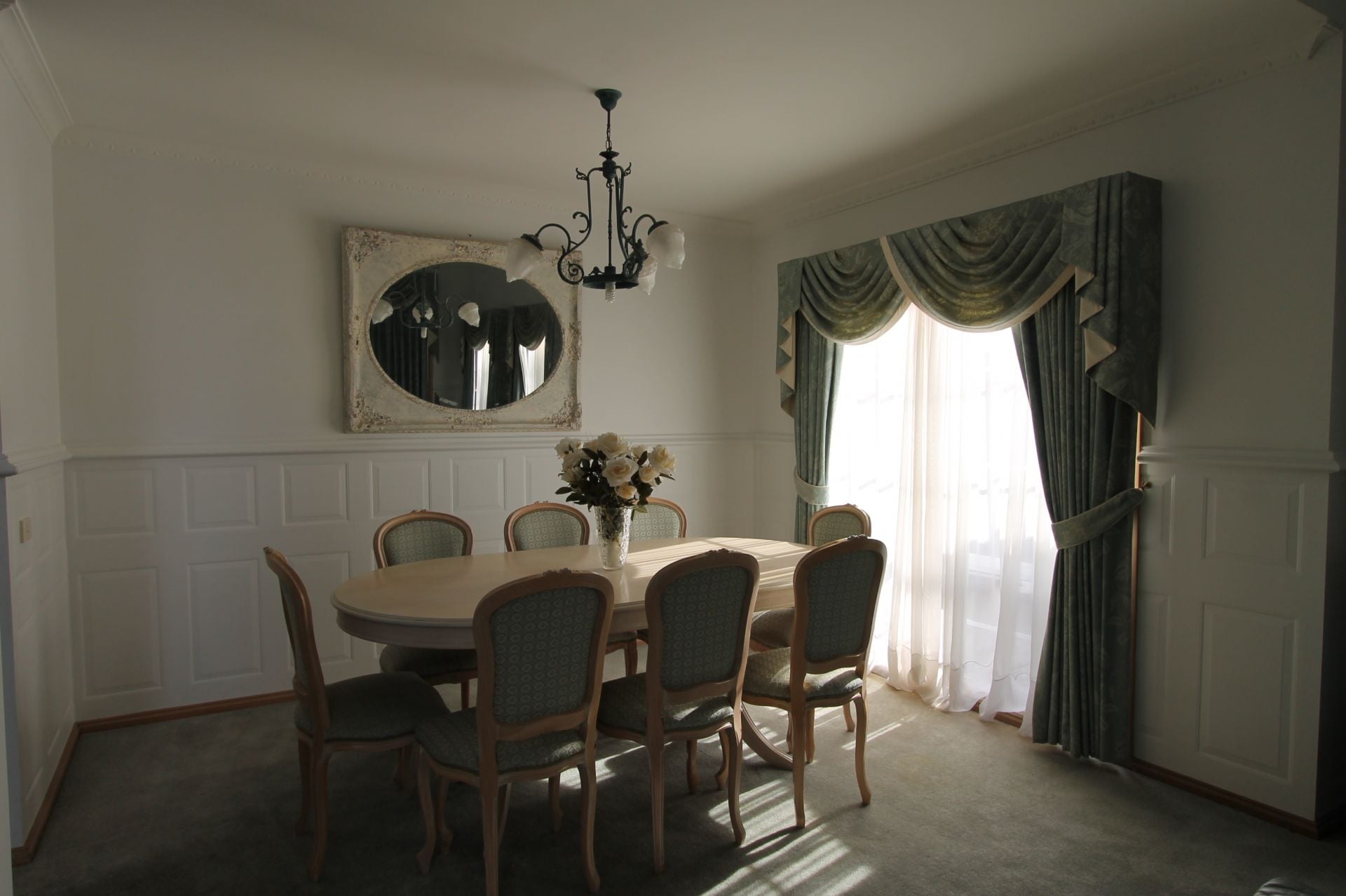 Lovely Family Home With Heated Swimming Pool