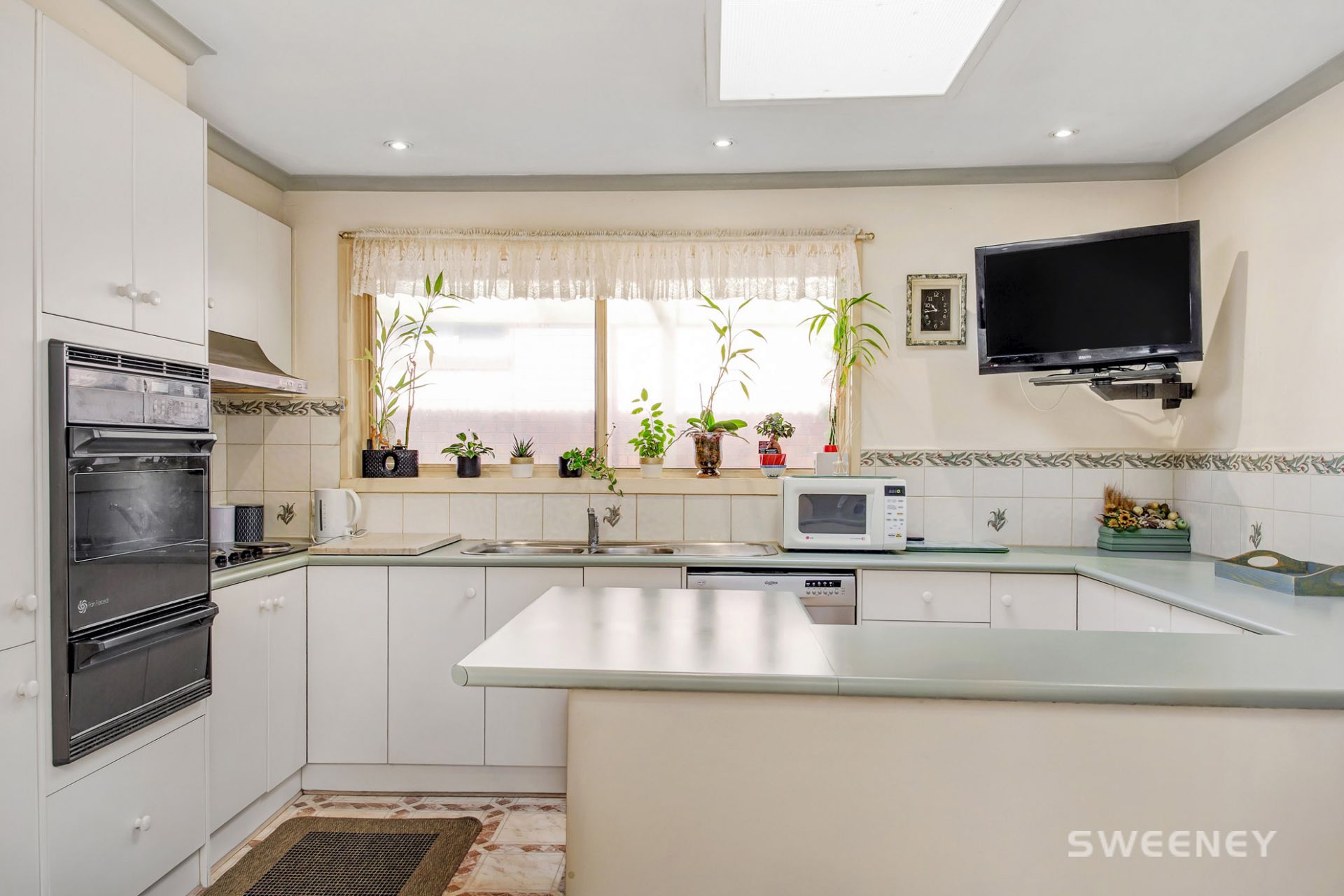 5 Carole Court, Seabrook - Thumbnail 6