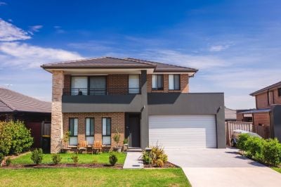 Colebee, 6 Burringoa Crescent