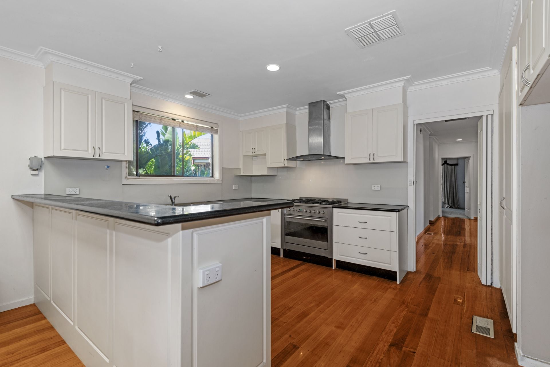 WELL SOUGHT- AFTER LOCATION