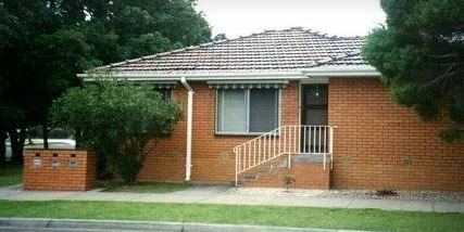 LOCATED IN QUIET STREET!