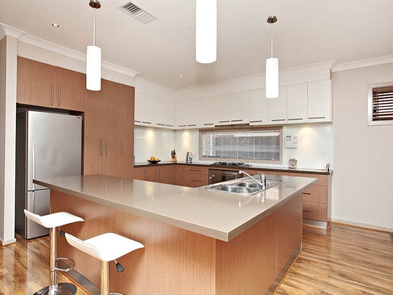 8 Grandstand Avenue, Caroline Springs - Thumbnail 3