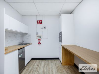 LIGHT FILLED OFFICE WITH 3 EXCLUSIVE CAR PARKS!