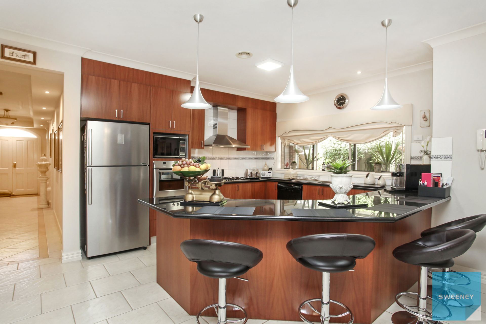 33 Cairn Curran Terrace, CAROLINE SPRINGS Sweeney Estate Agents