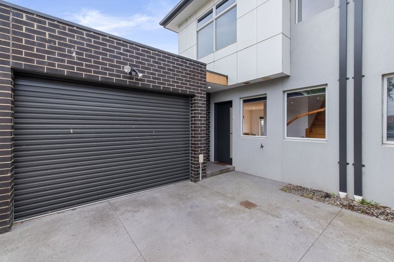 2/65 Dundee Street, Reservoir