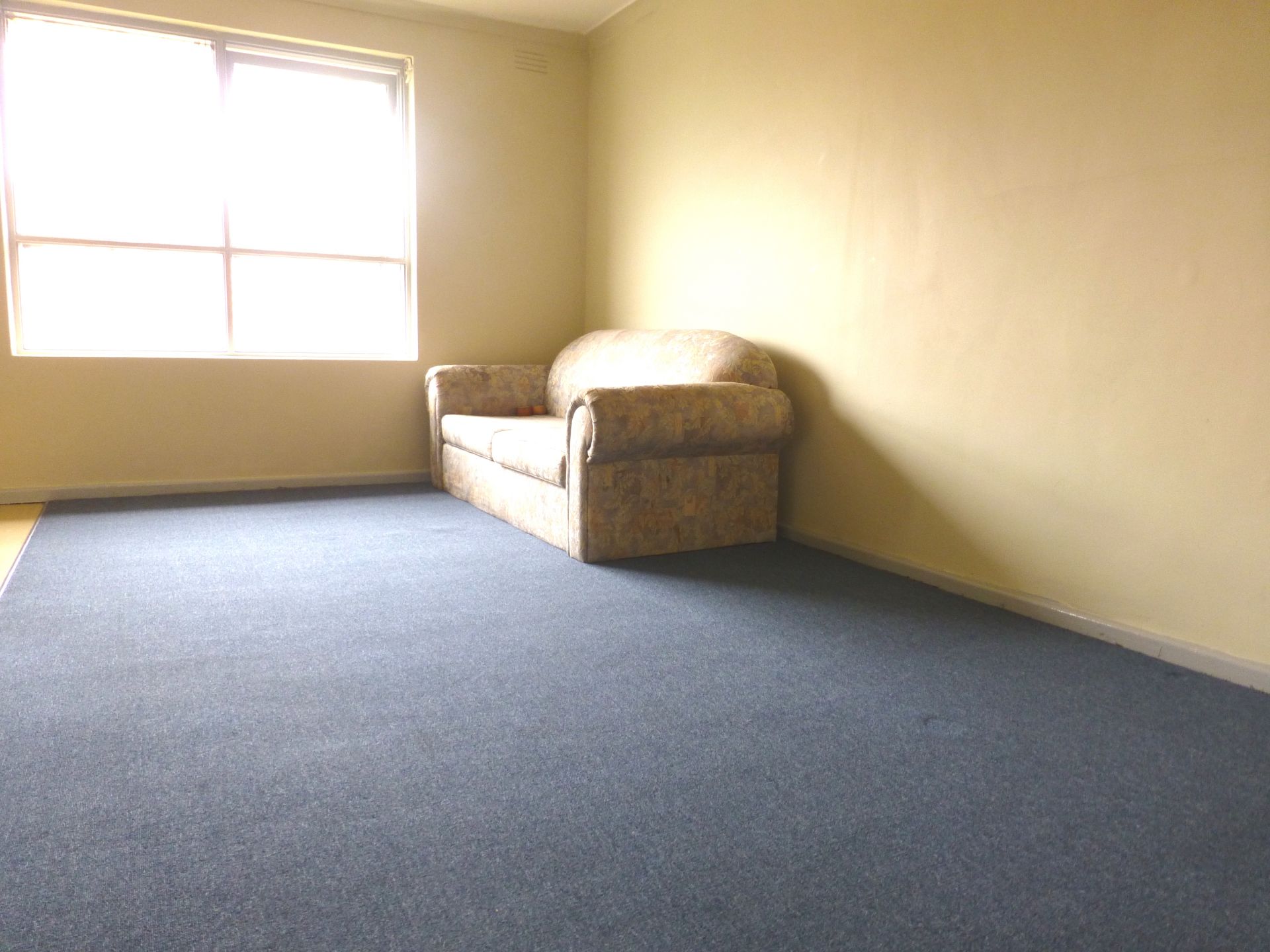 Affordable 1 Bedroom in Excellent Location