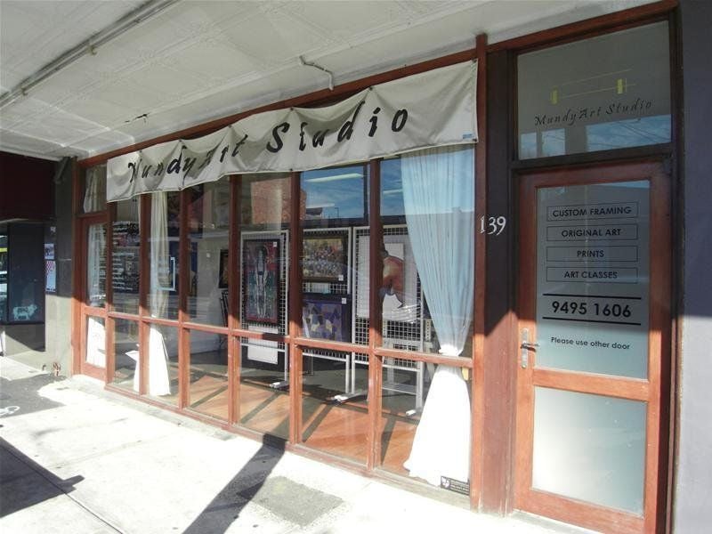 SHOP/OFFICE WITH RESIDENCE