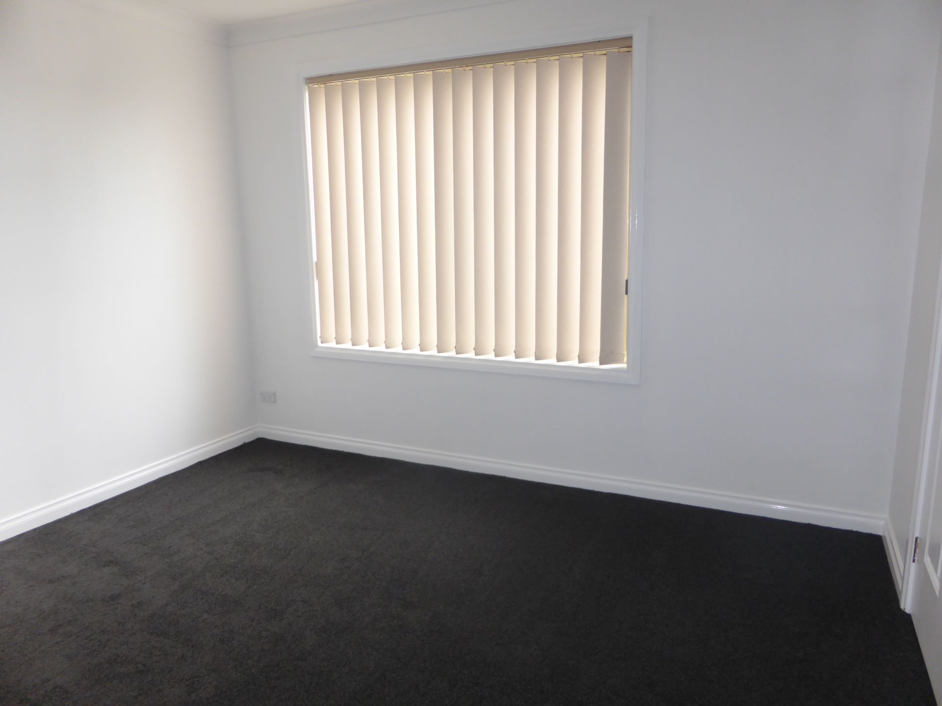 Air-conditioned Townhouse in Prime Location!