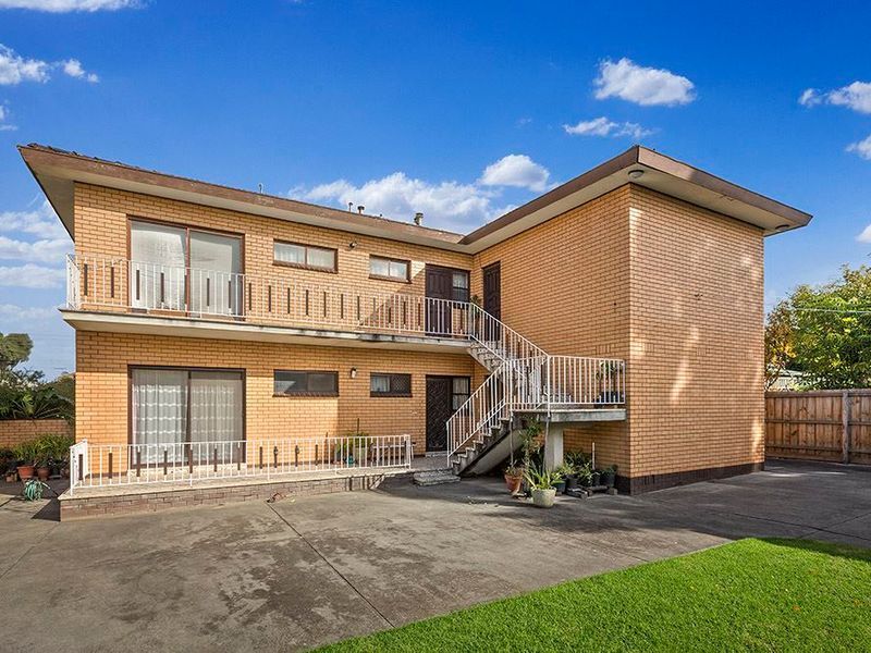 8 Smith Street, Thornbury - Thumbnail 3