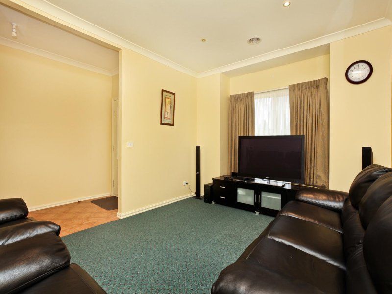 12 Millstream Way, Caroline Springs - Thumbnail 6