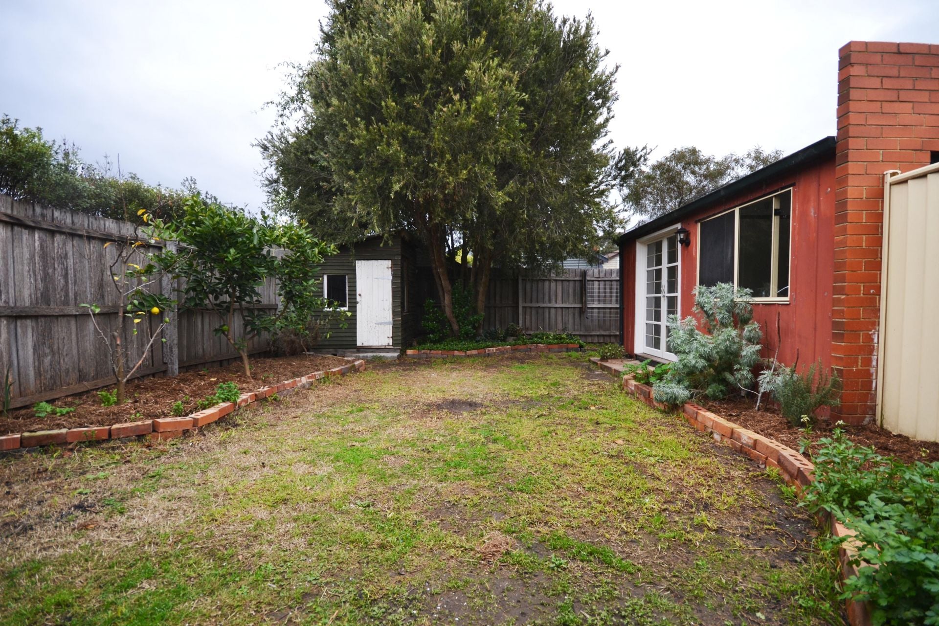 PEACEFUL RETREAT IN THE HEART OF THORNBURY