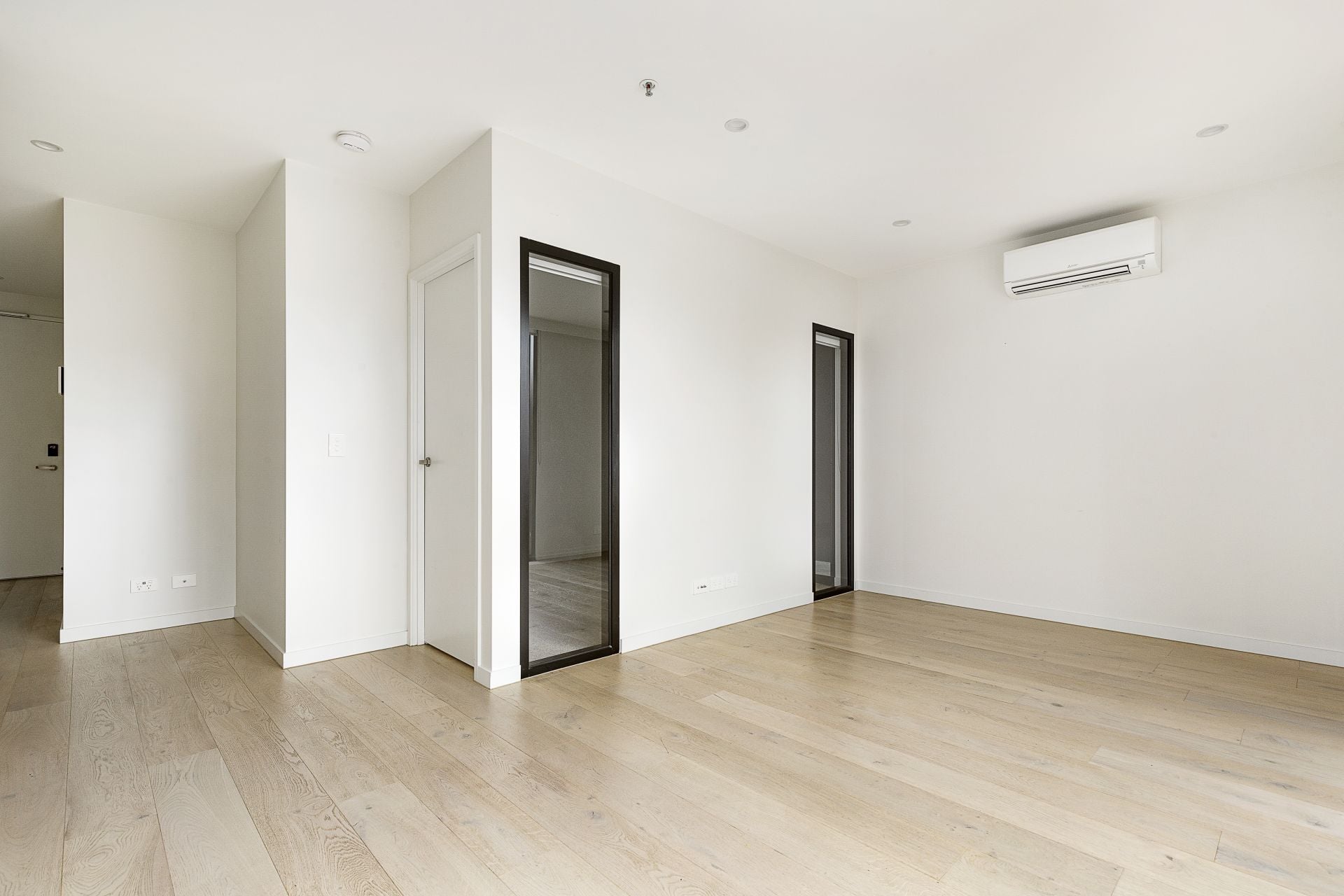 EXCLUSIVE APARTMENT LIVING