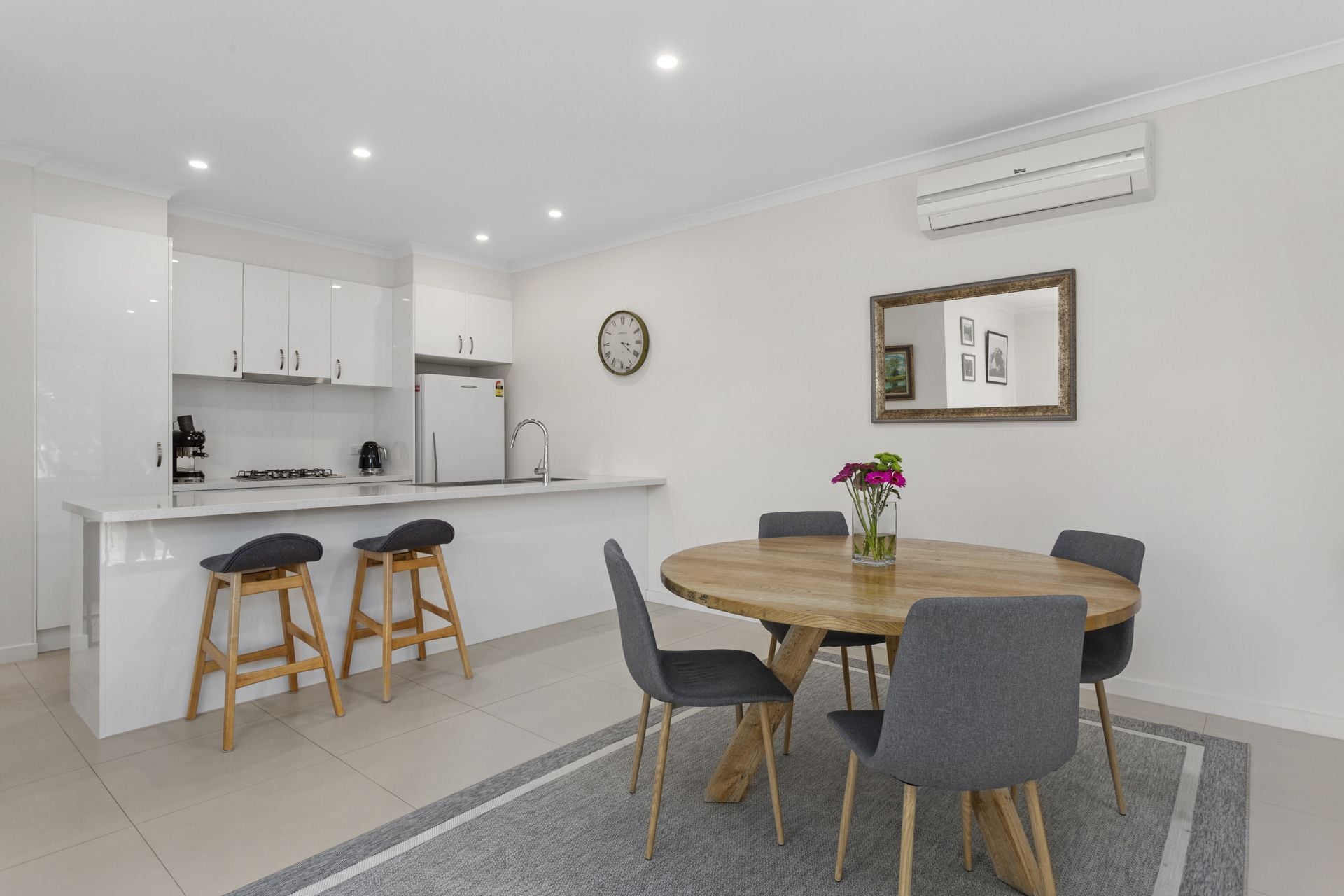 WALK TO THE TRAIN- BOUTIQUE LIVING