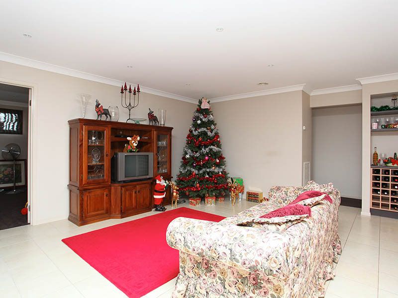 12 Winterton Court, Burnside Heights - Thumbnail 4