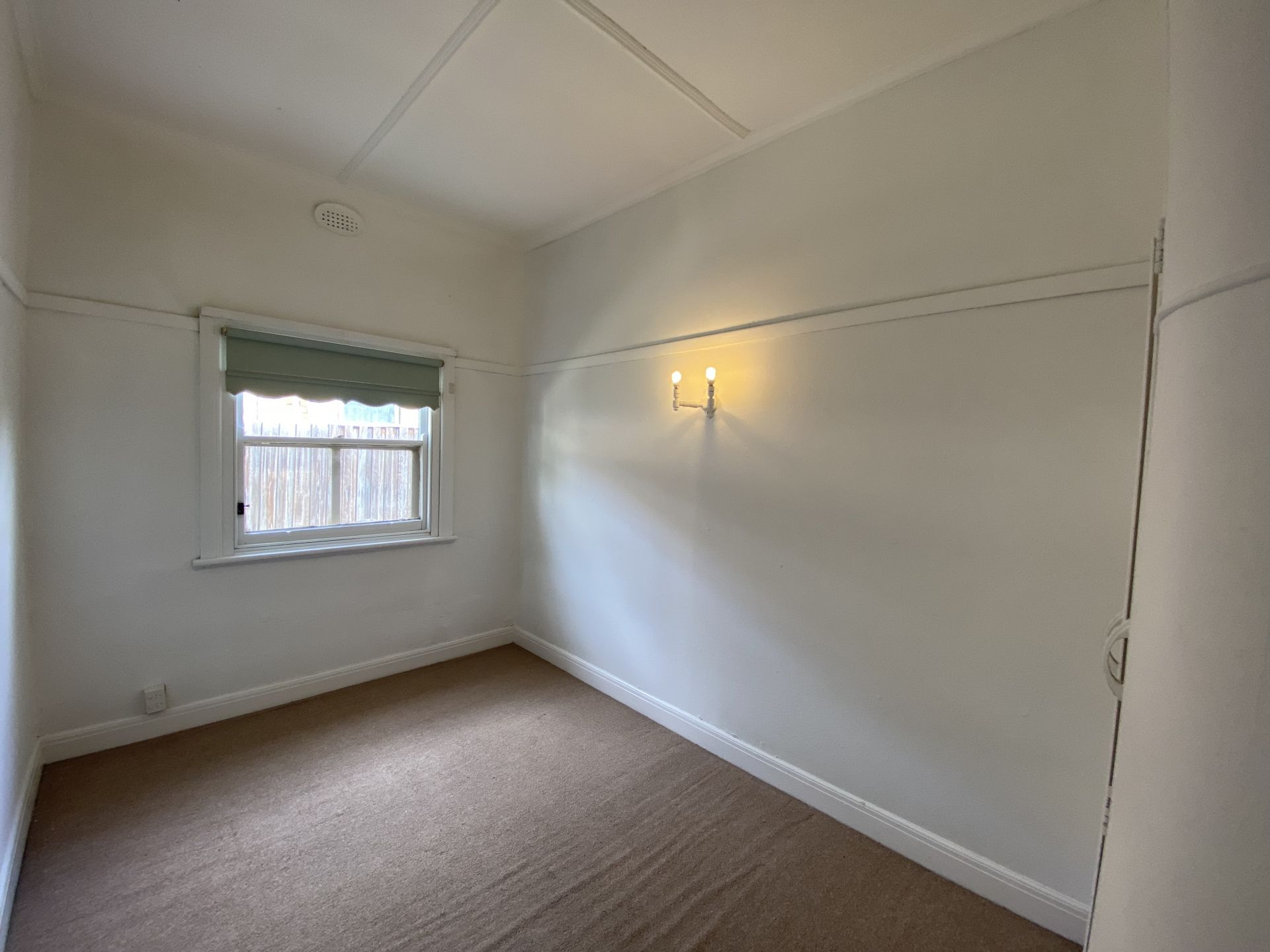 Large Family Home in Quiet Location & Close to Trams!