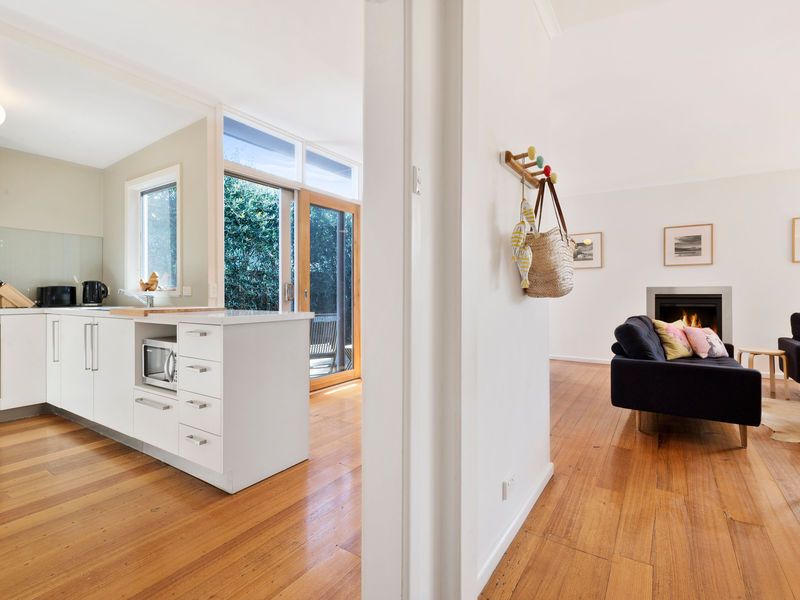 6 Murray Square, Apollo Bay - Thumbnail 3